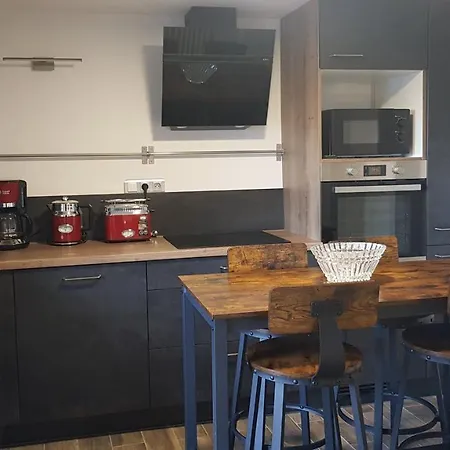 Casa vacanze Maison Deluxe, Moderne, Calme, Terrasse, Proche Chantiers De L'atlantique Et Airbus *
